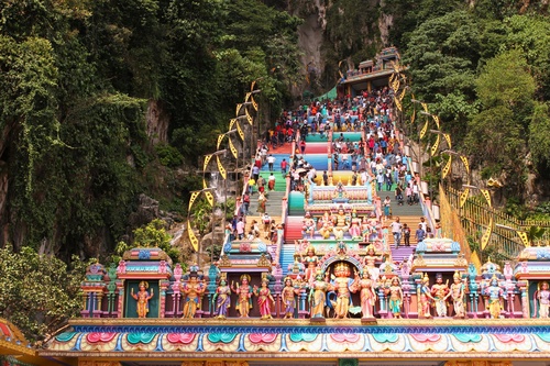Batu Caves, Ramayana Cave & Kanching Falls Tour from Kuala Lumpur