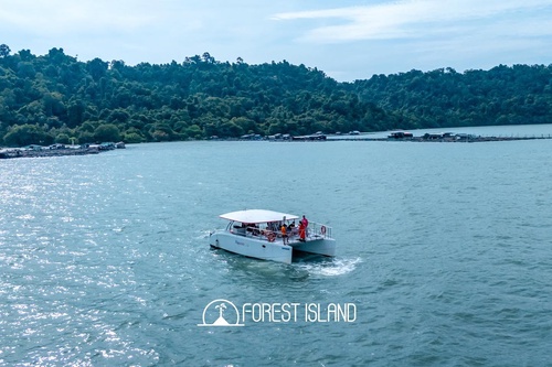 Forest Island Penang: Catamaran Cruise, Sea Activities & Seafood Dinner