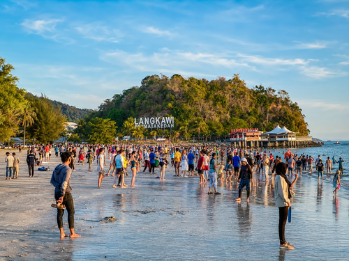 Langkawi: Private City Highlights & Underwater World Tour